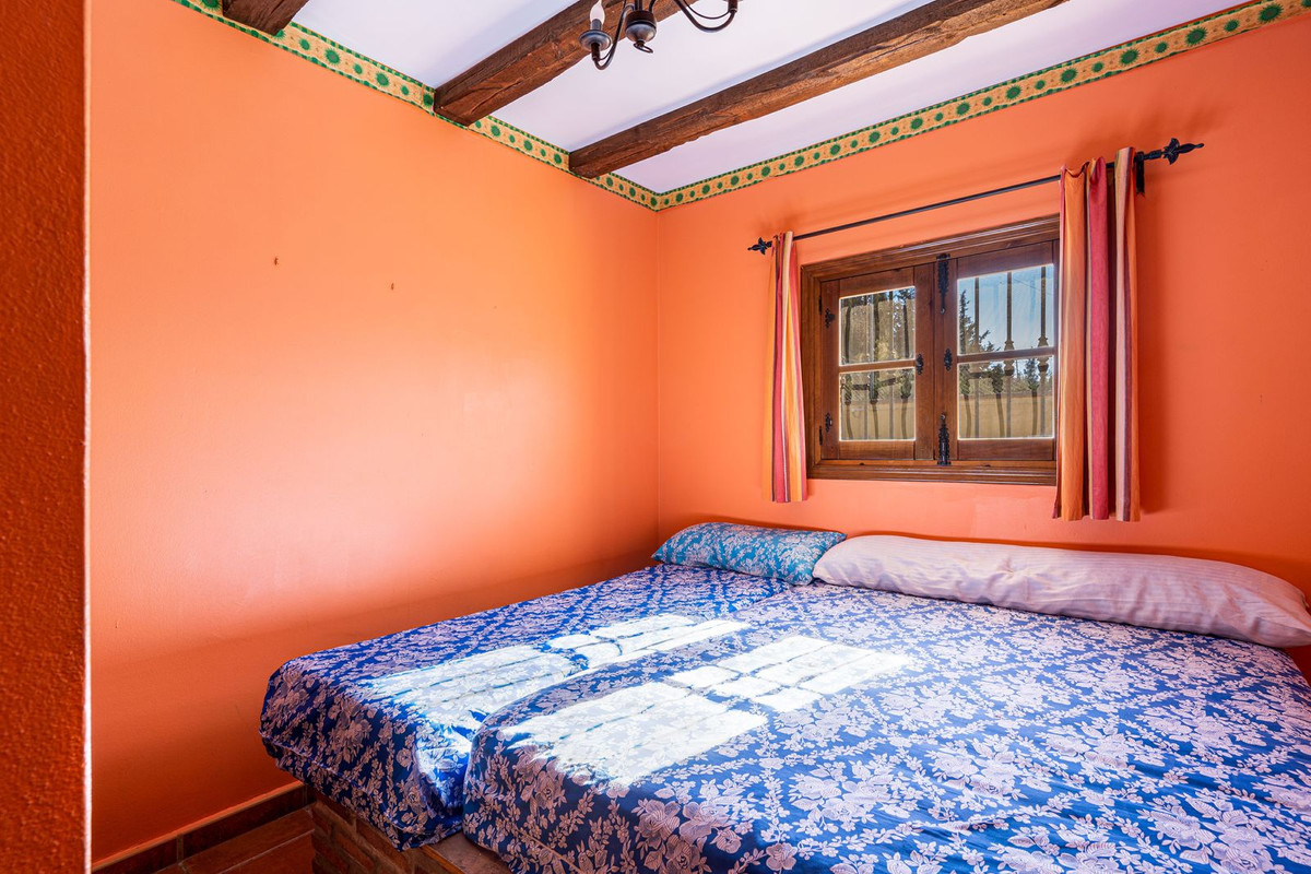 Se vende Finca - Cortijo de 5 dormitorios en Costa Del Sol, Cadiz, España