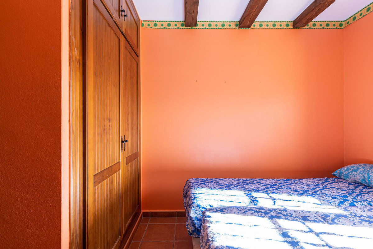 Se vende Finca - Cortijo de 5 dormitorios en Costa Del Sol, Cadiz, España