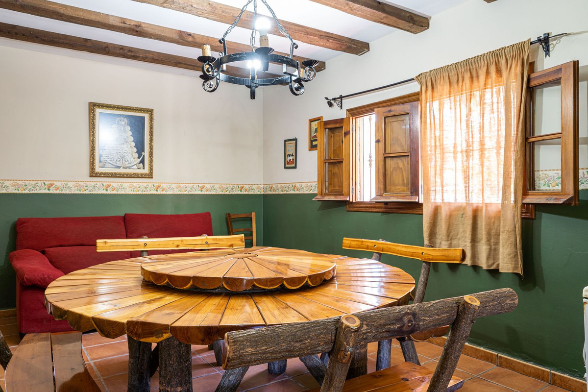 Se vende Finca - Cortijo de 5 dormitorios en Costa Del Sol, Cadiz, España