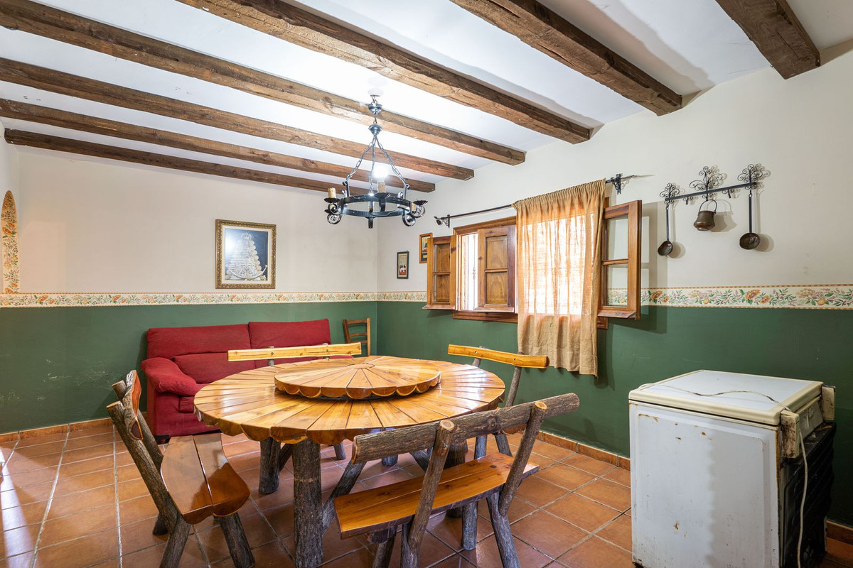 Se vende Finca - Cortijo de 5 dormitorios en Costa Del Sol, Cadiz, España