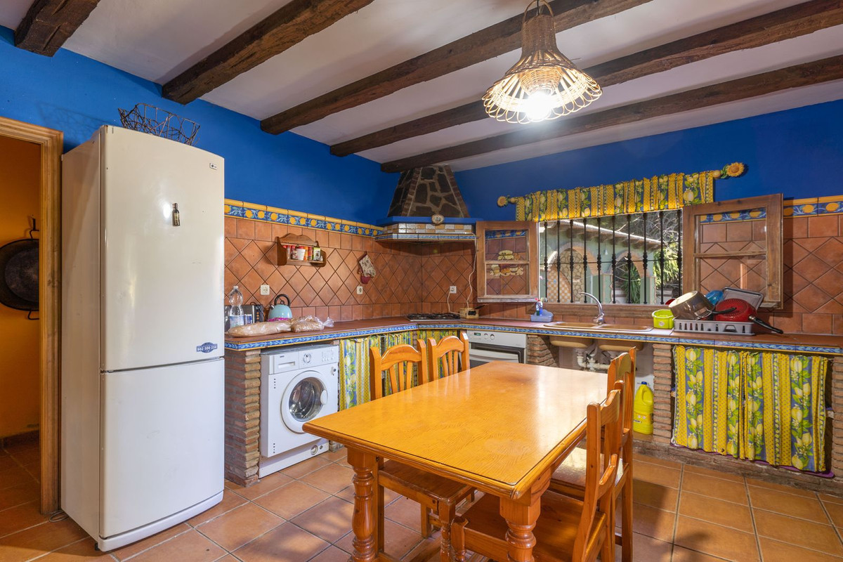 Se vende Finca - Cortijo de 5 dormitorios en Costa Del Sol, Cadiz, España