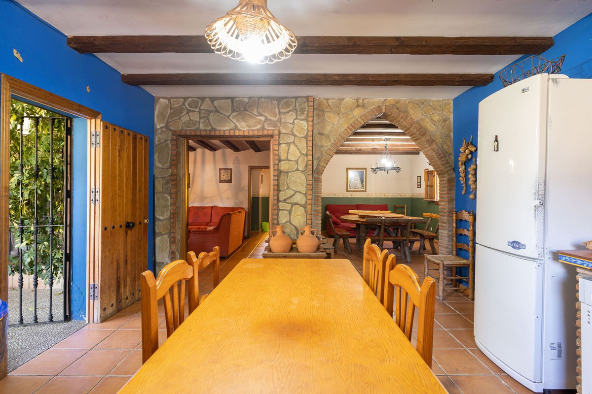 Se vende Finca - Cortijo de 5 dormitorios en Costa Del Sol, Cadiz, España