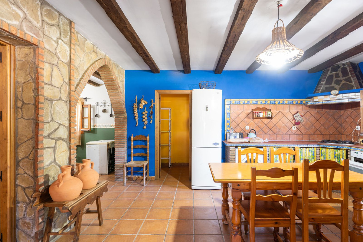 Se vende Finca - Cortijo de 5 dormitorios en Costa Del Sol, Cadiz, España