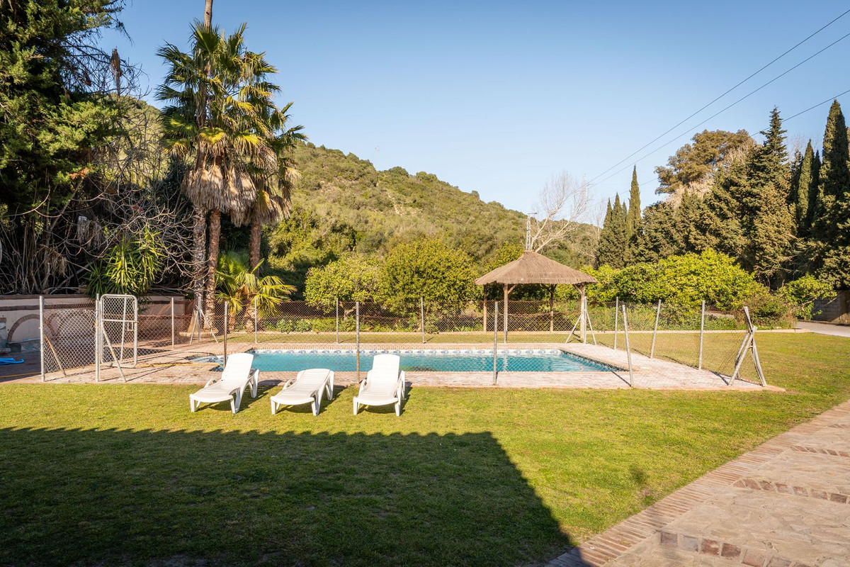 Se vende Finca - Cortijo de 5 dormitorios en Costa Del Sol, Cadiz, España
