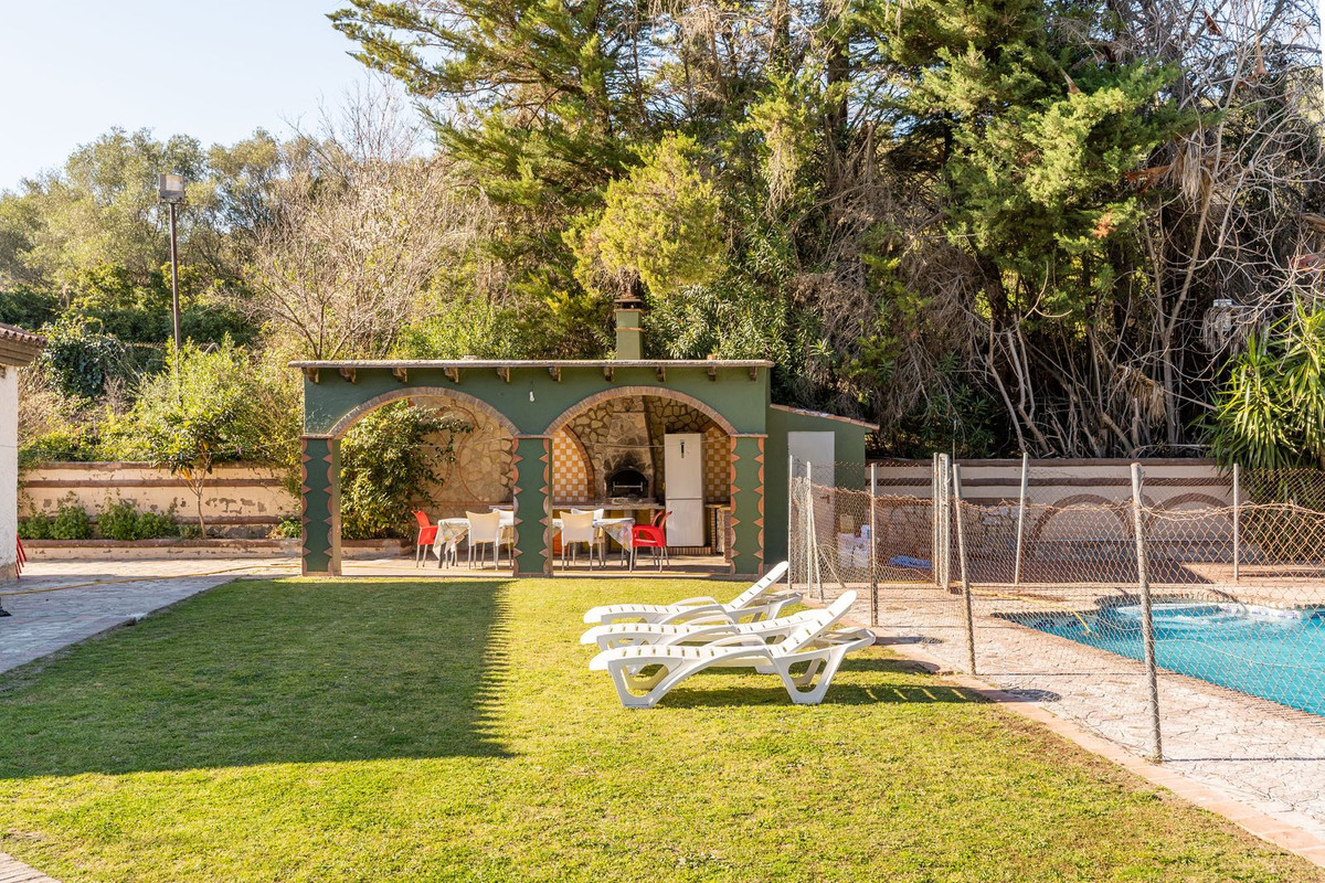 Se vende Finca - Cortijo de 5 dormitorios en Costa Del Sol, Cadiz, España