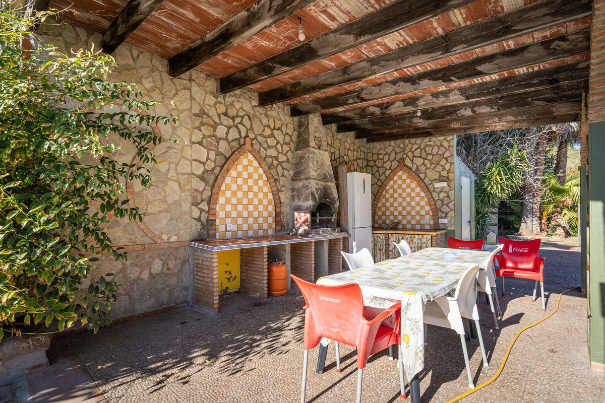 Se vende Finca - Cortijo de 5 dormitorios en Costa Del Sol, Cadiz, España