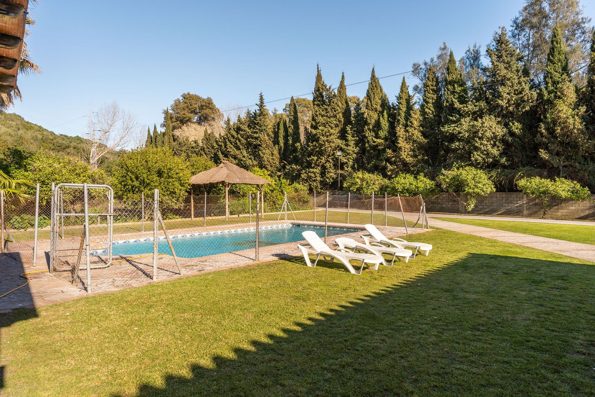Se vende Finca - Cortijo de 5 dormitorios en Costa Del Sol, Cadiz, España