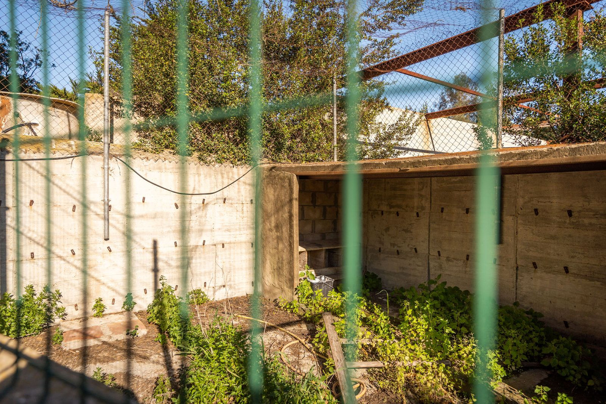 Se vende Finca - Cortijo de 5 dormitorios en Costa Del Sol, Cadiz, España