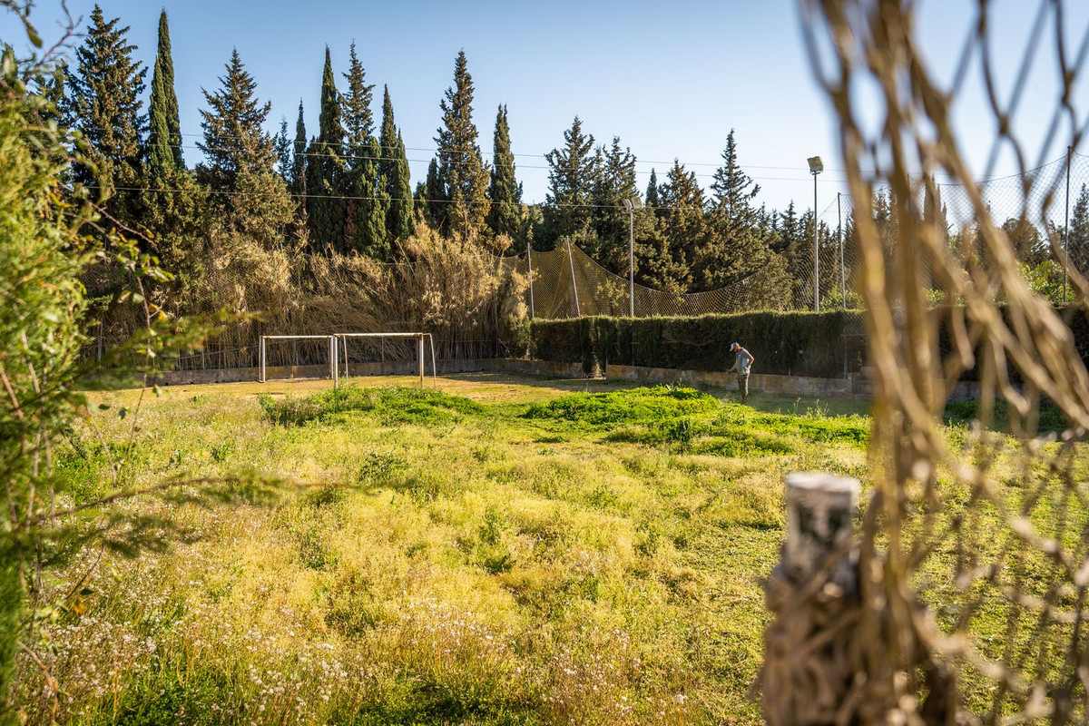 Se vende Finca - Cortijo de 5 dormitorios en Costa Del Sol, Cadiz, España