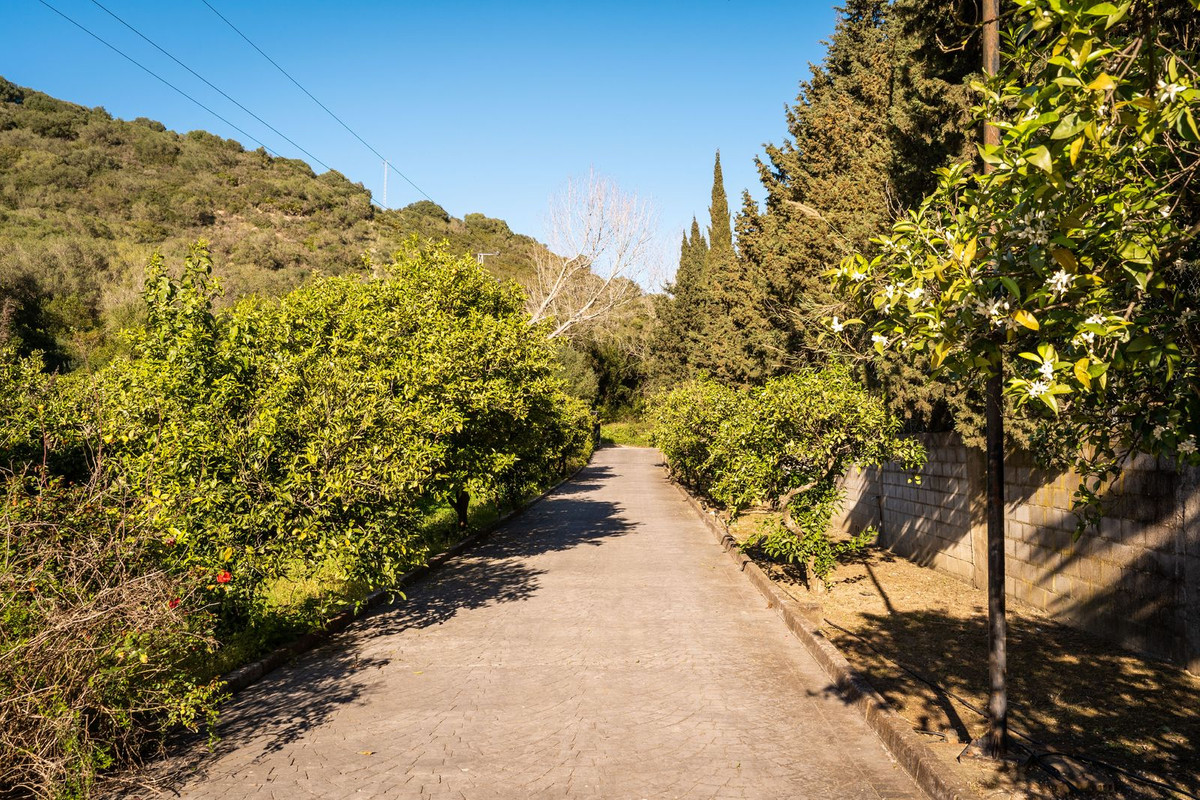Se vende Finca - Cortijo de 5 dormitorios en Costa Del Sol, Cadiz, España
