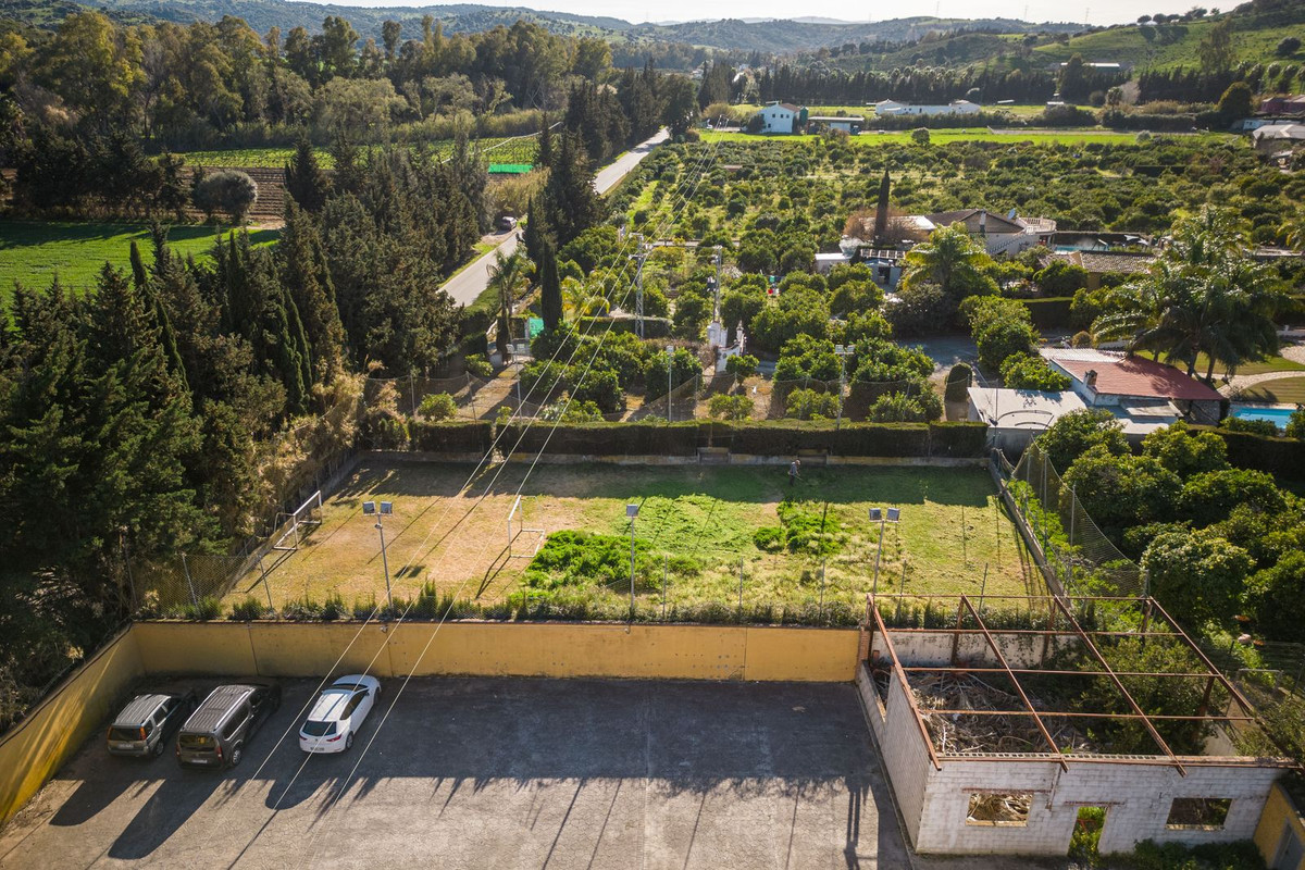 Se vende Finca - Cortijo de 5 dormitorios en Costa Del Sol, Cadiz, España