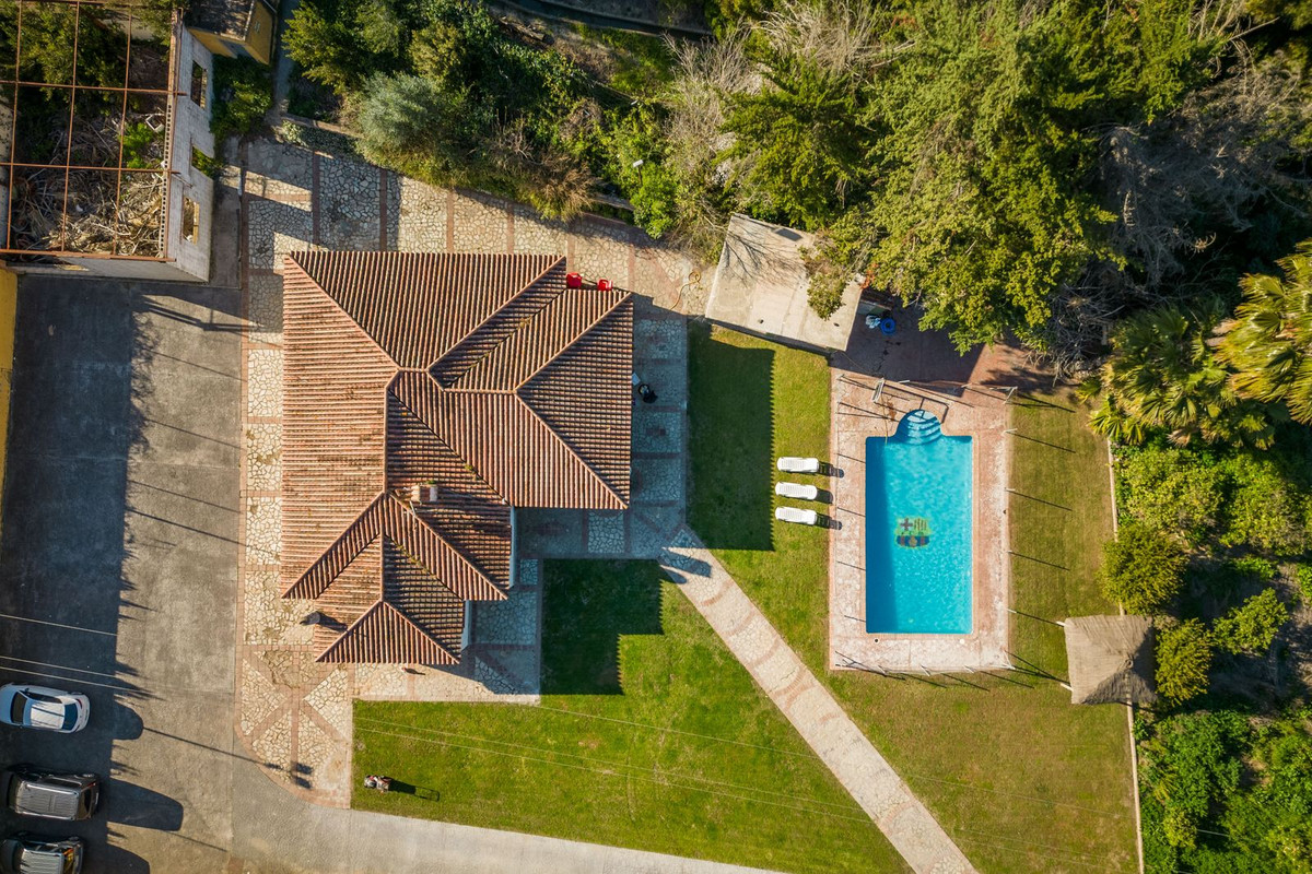 Se vende Finca - Cortijo de 5 dormitorios en Costa Del Sol, Cadiz, España