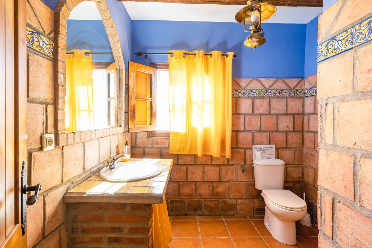 Se vende Finca - Cortijo de 5 dormitorios en Costa Del Sol, Cadiz, España