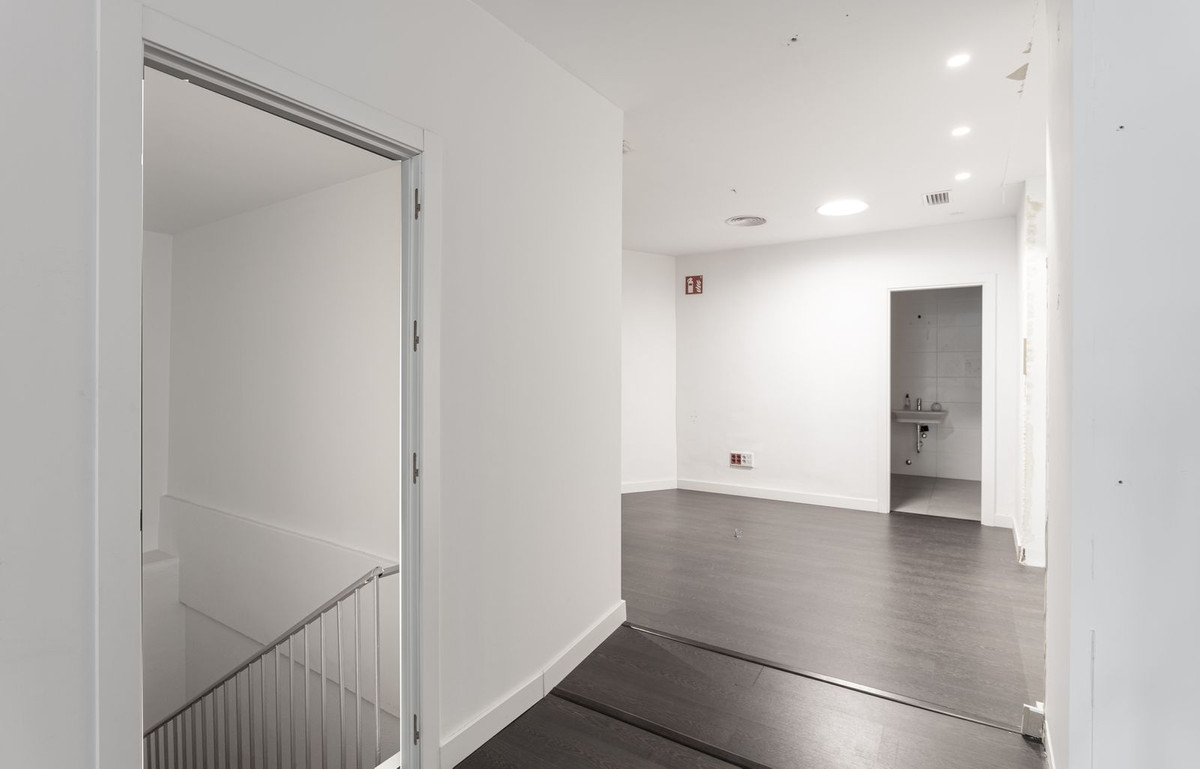 Commercial unit for sale in Marbella Costa Del Sol, Málaga, Spain