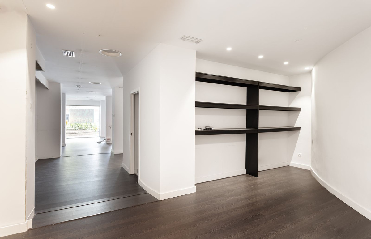 Commercial unit for sale in Marbella Costa Del Sol, Málaga, Spain