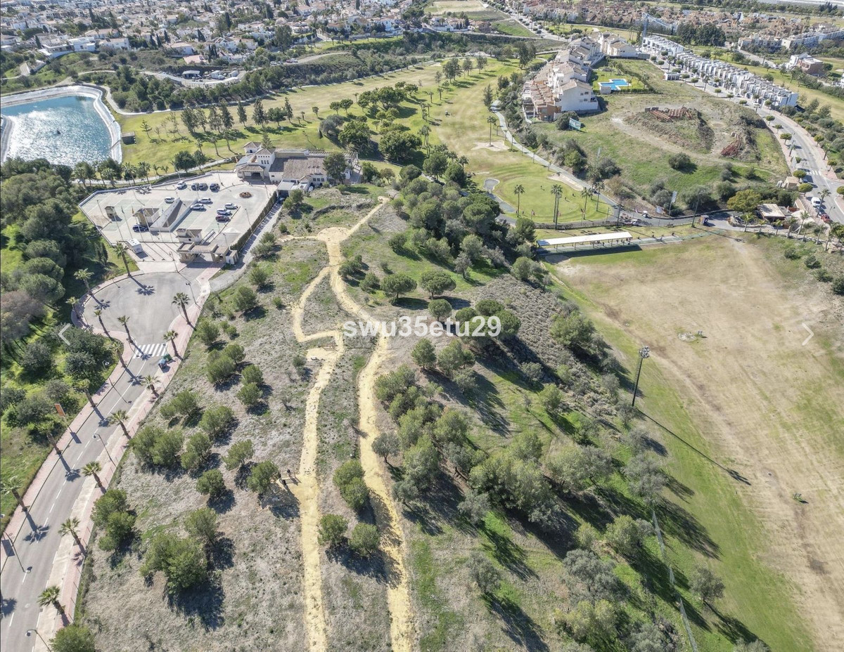 Se vende Terreno Urbano  en Costa Del Sol East, Málaga, España