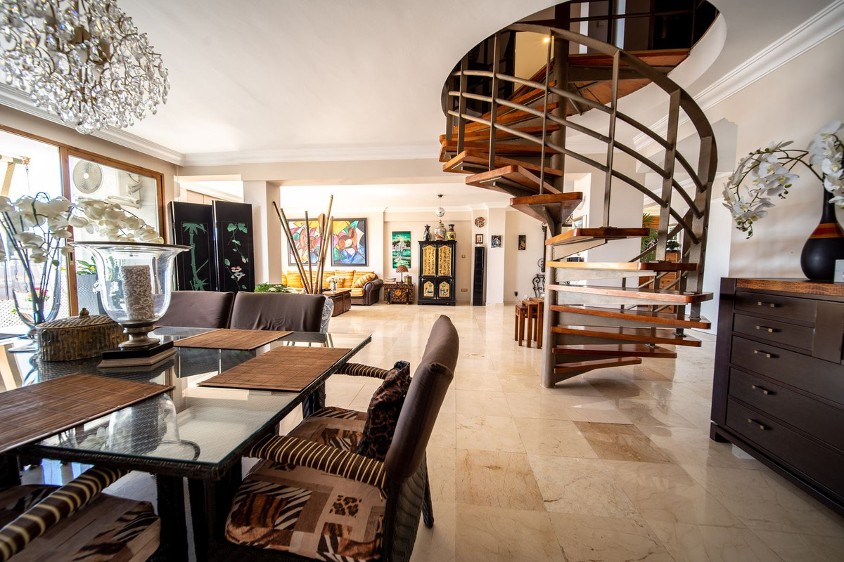 3 Bed Apartment for sale in Fuengirola Costa Del Sol, Málaga, Spain