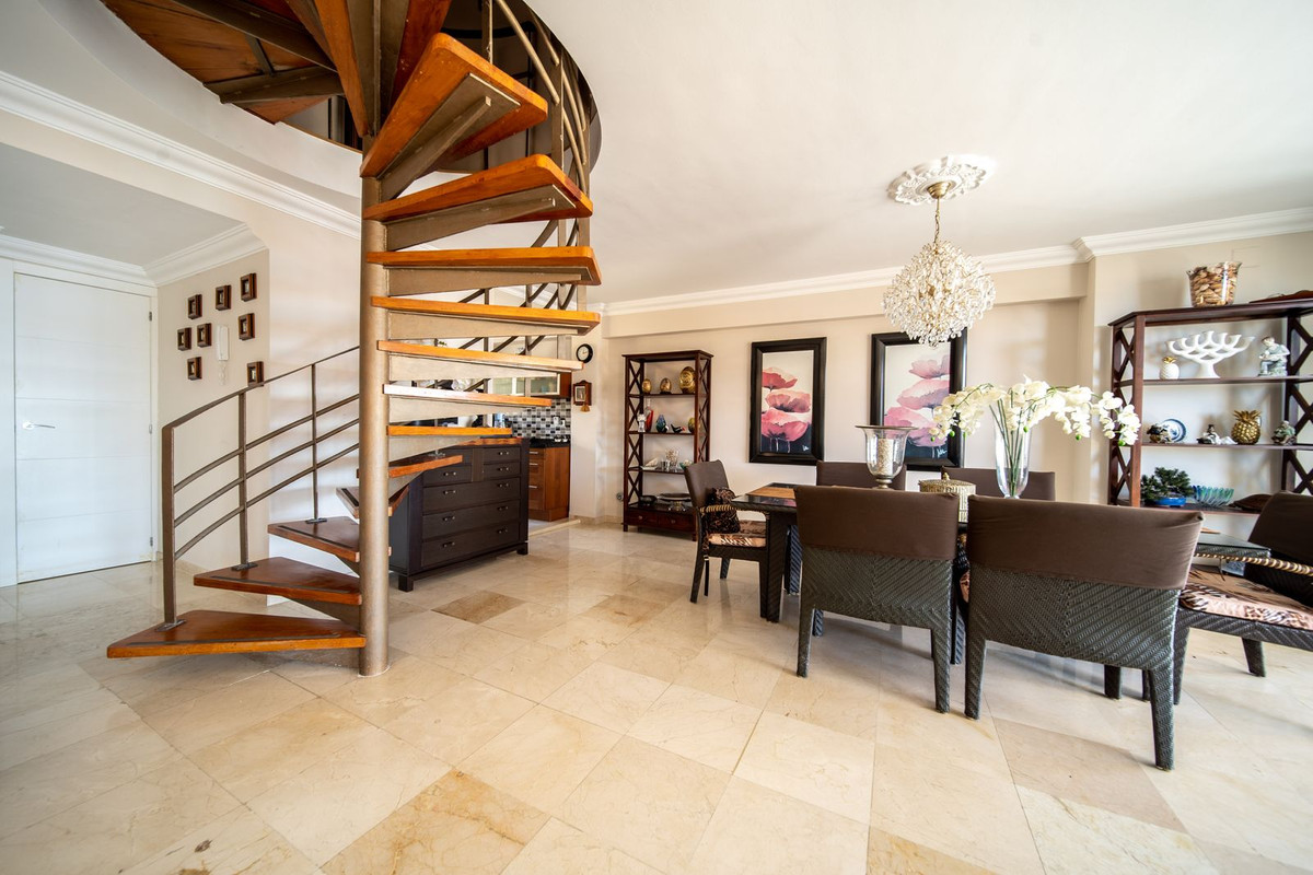 3 Bed Apartment for sale in Fuengirola Costa Del Sol, Málaga, Spain