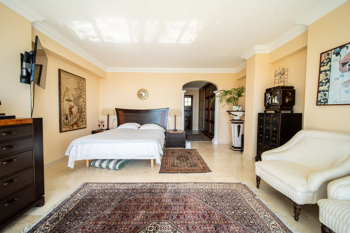 3 Bed Apartment for sale in Fuengirola Costa Del Sol, Málaga, Spain
