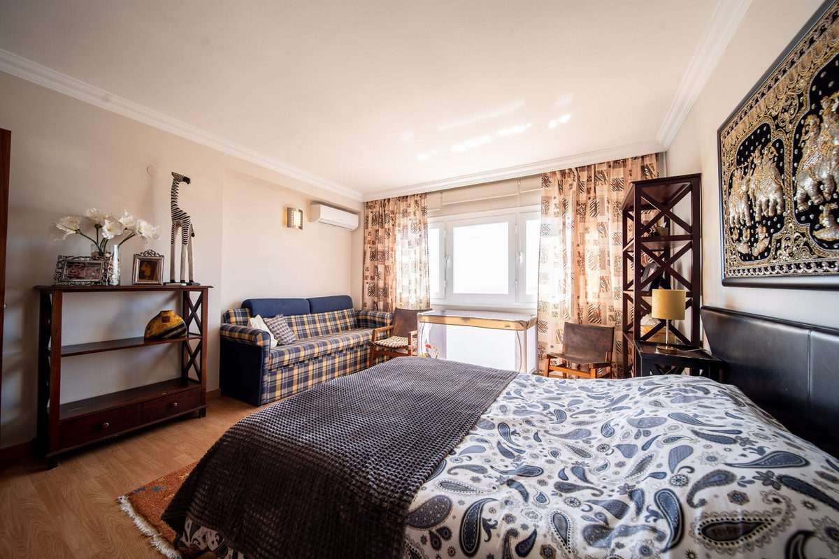 3 Bed Apartment for sale in Fuengirola Costa Del Sol, Málaga, Spain