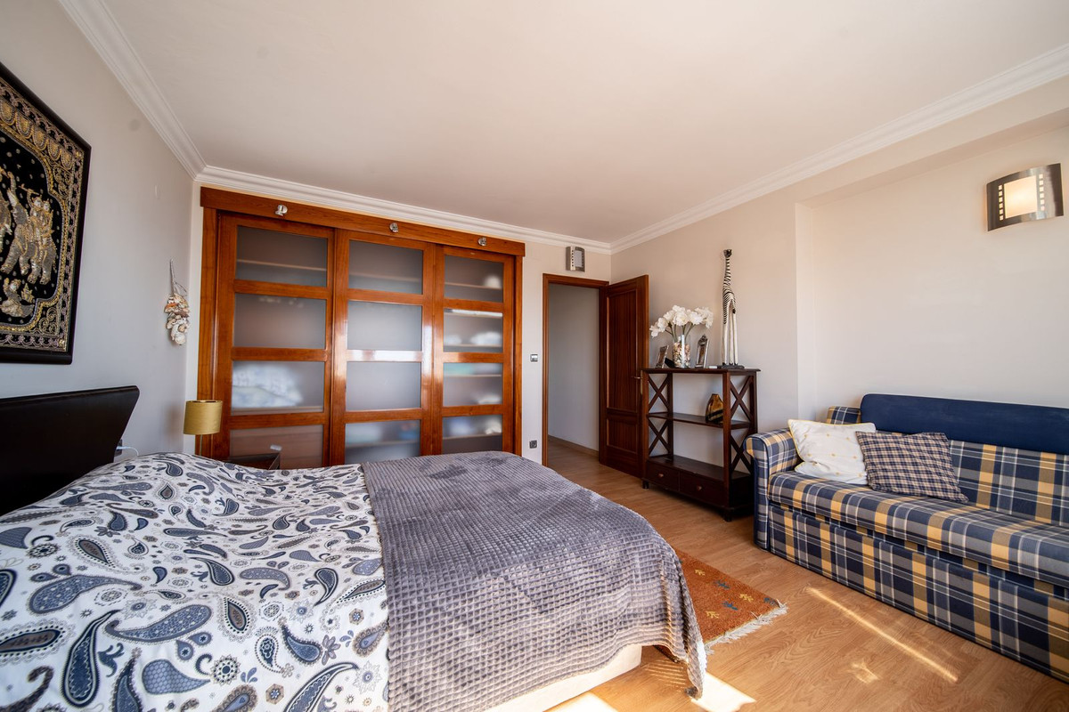 3 Bed Apartment for sale in Fuengirola Costa Del Sol, Málaga, Spain