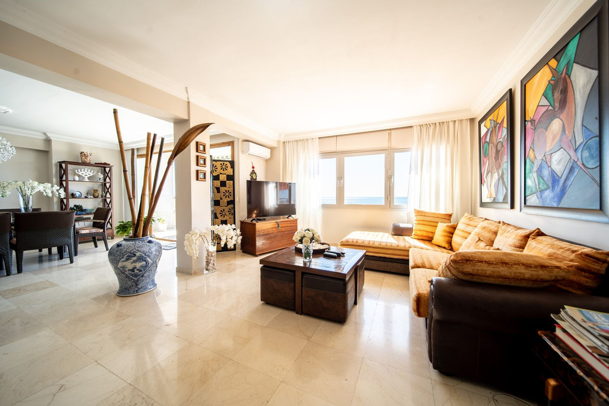3 Bed Apartment for sale in Fuengirola Costa Del Sol, Málaga, Spain