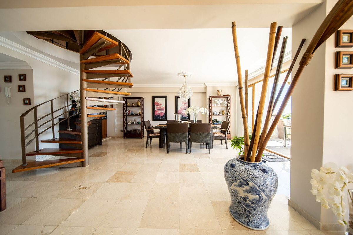 3 Bed Apartment for sale in Fuengirola Costa Del Sol, Málaga, Spain
