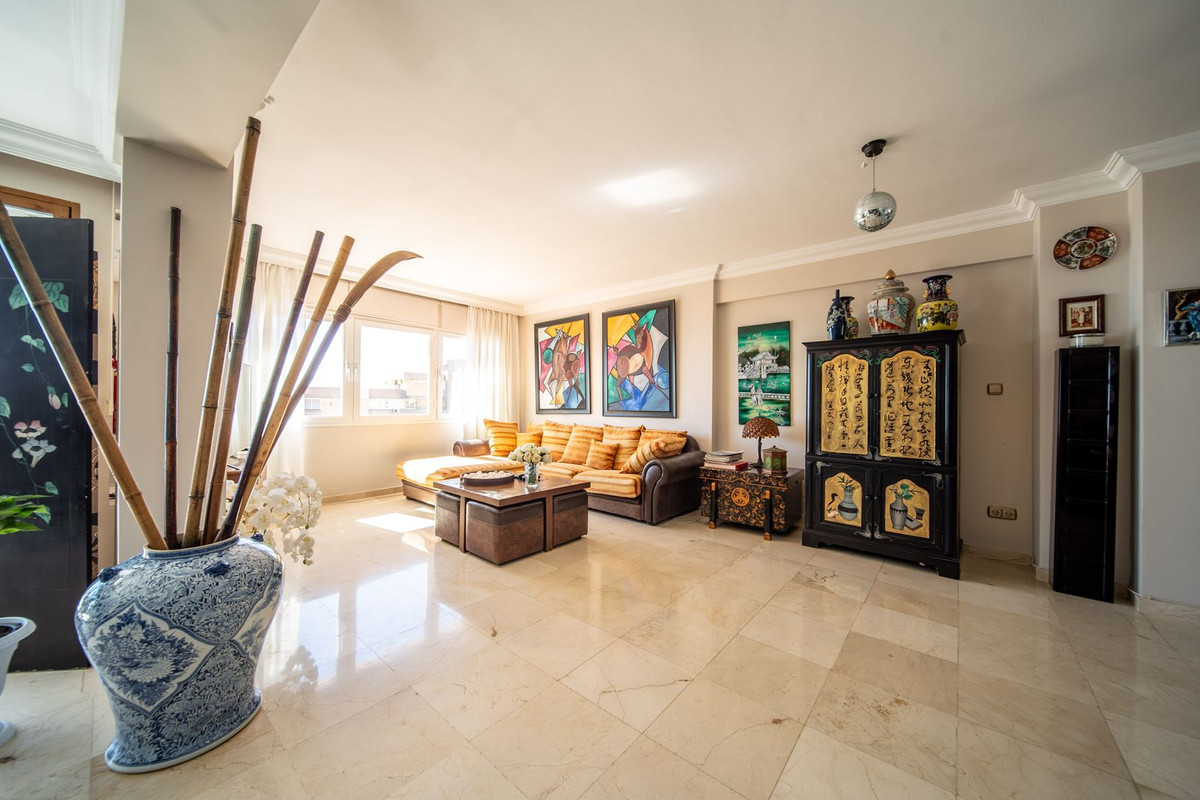 3 Bed Apartment for sale in Fuengirola Costa Del Sol, Málaga, Spain