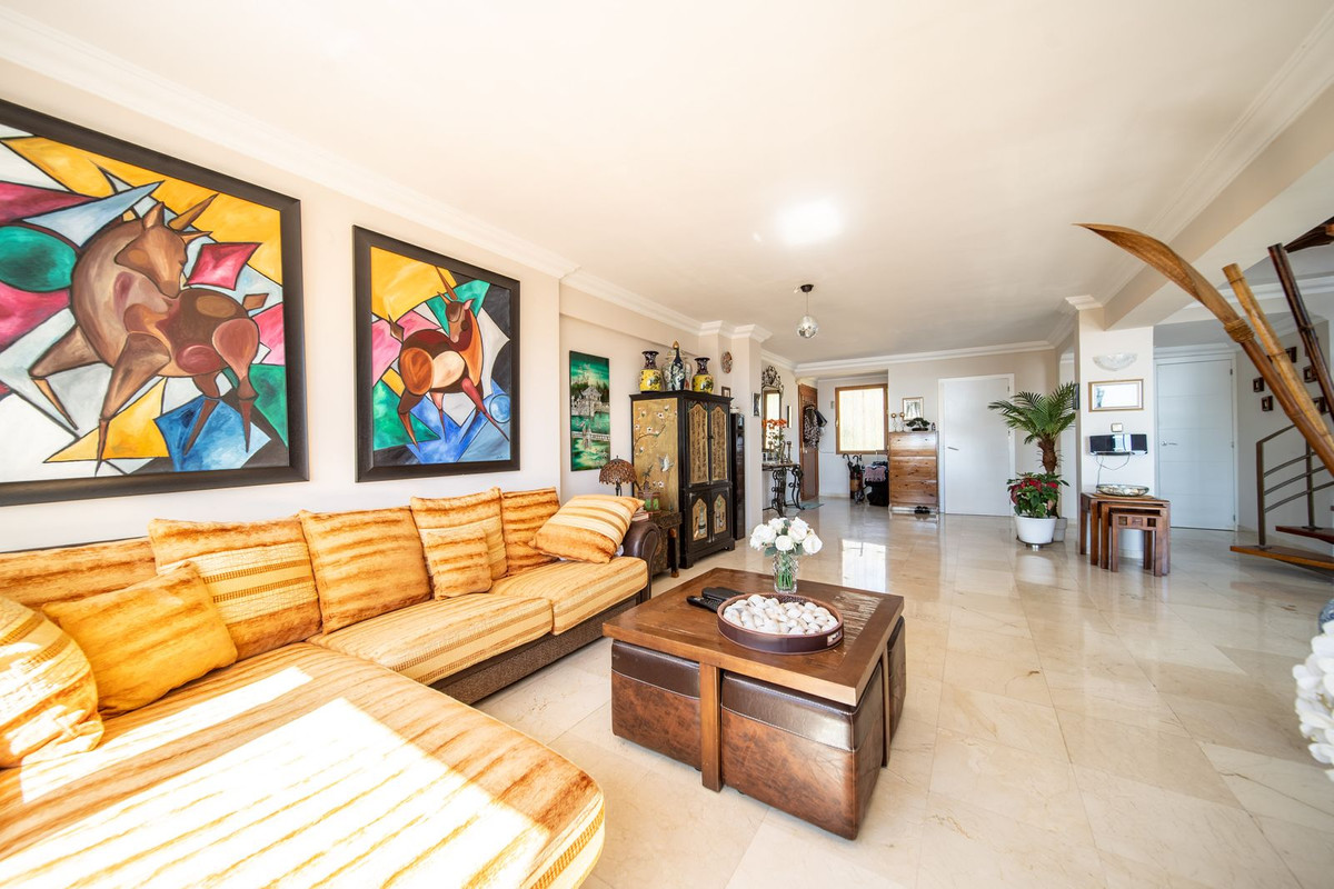 3 Bed Apartment for sale in Fuengirola Costa Del Sol, Málaga, Spain