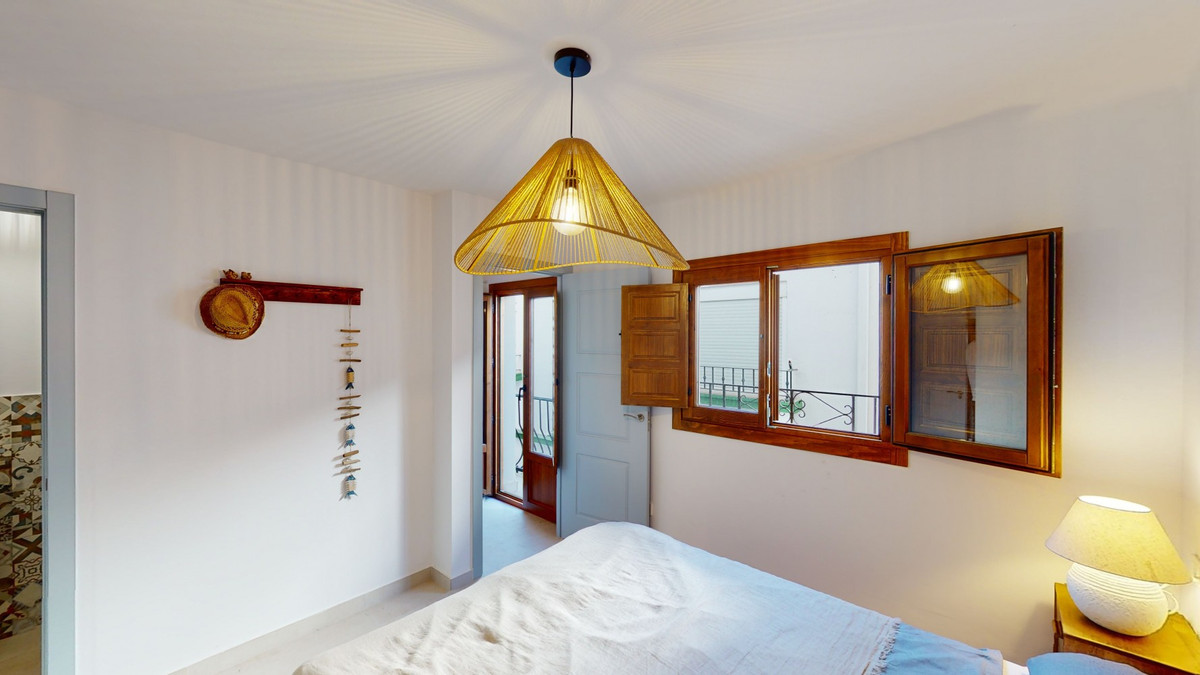 2 Bed Townhouse for sale in Caleta De Vélez Costa Del Sol East, Málaga, Spain