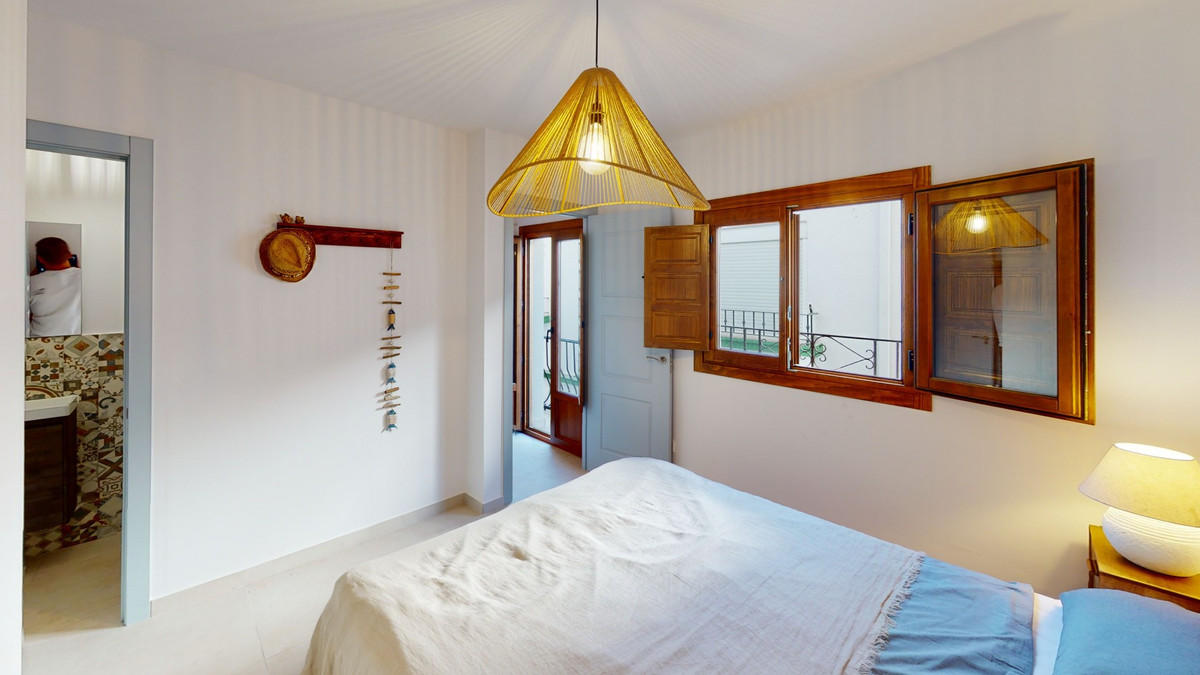 2 Bed Townhouse for sale in Caleta De Vélez Costa Del Sol East, Málaga, Spain