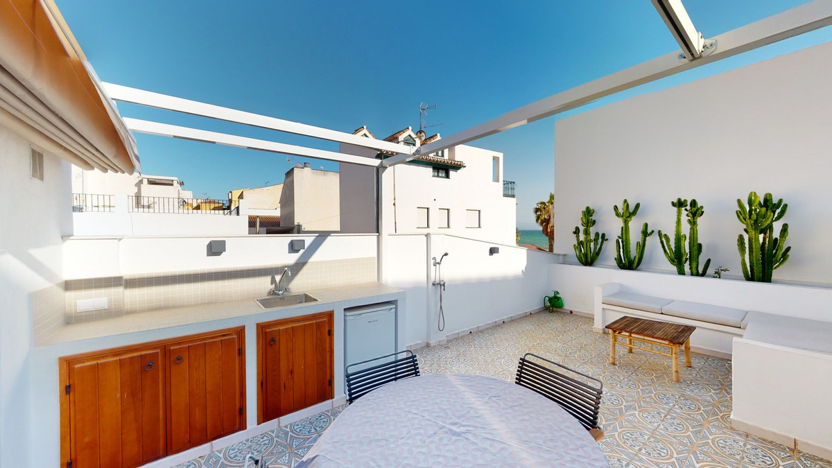 2 Bed Townhouse for sale in Caleta De Vélez Costa Del Sol East, Málaga, Spain