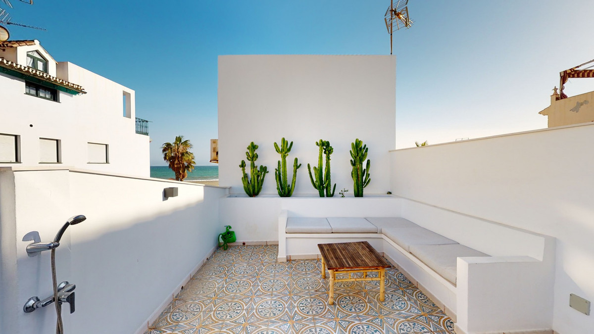 2 Bed Townhouse for sale in Caleta De Vélez Costa Del Sol East, Málaga, Spain