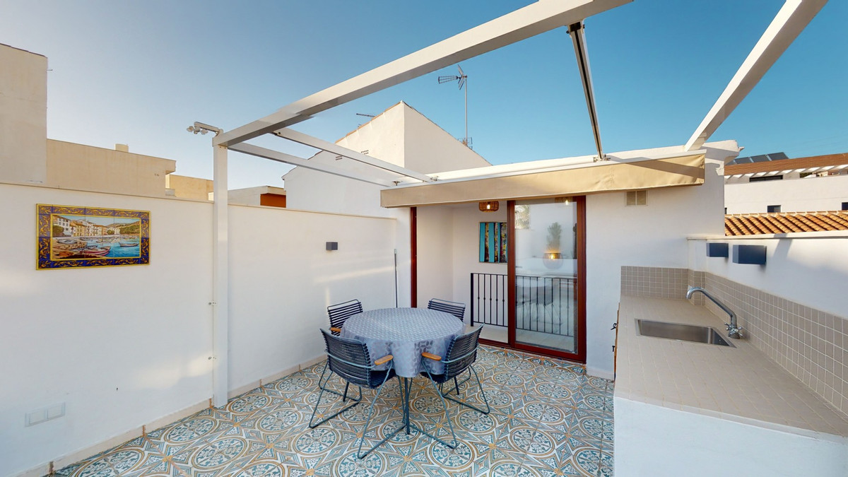 2 Bed Townhouse for sale in Caleta De Vélez Costa Del Sol East, Málaga, Spain