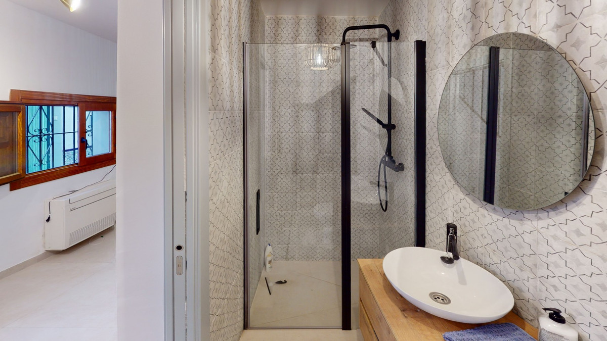 2 Bed Townhouse for sale in Caleta De Vélez Costa Del Sol East, Málaga, Spain