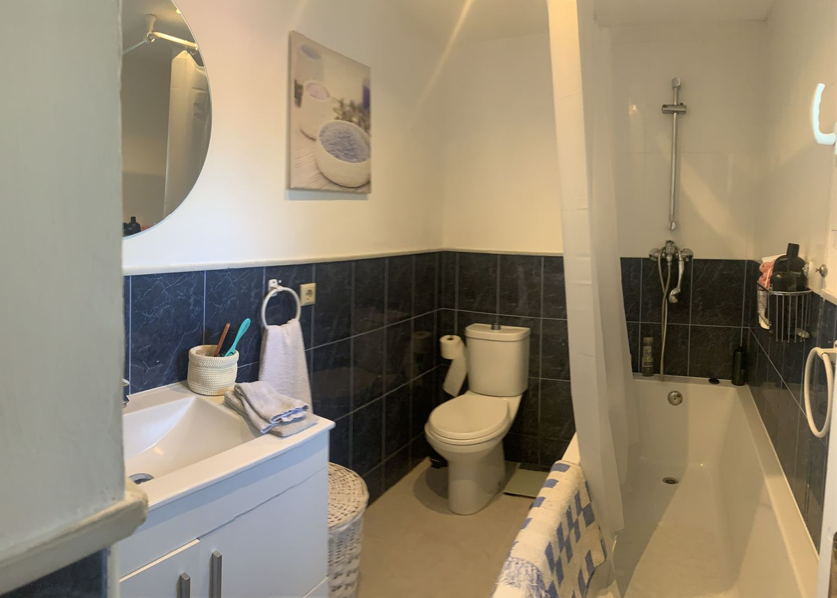 Se vende Villa - Chalet de 5 dormitorios en Costa Del Sol, Málaga, España