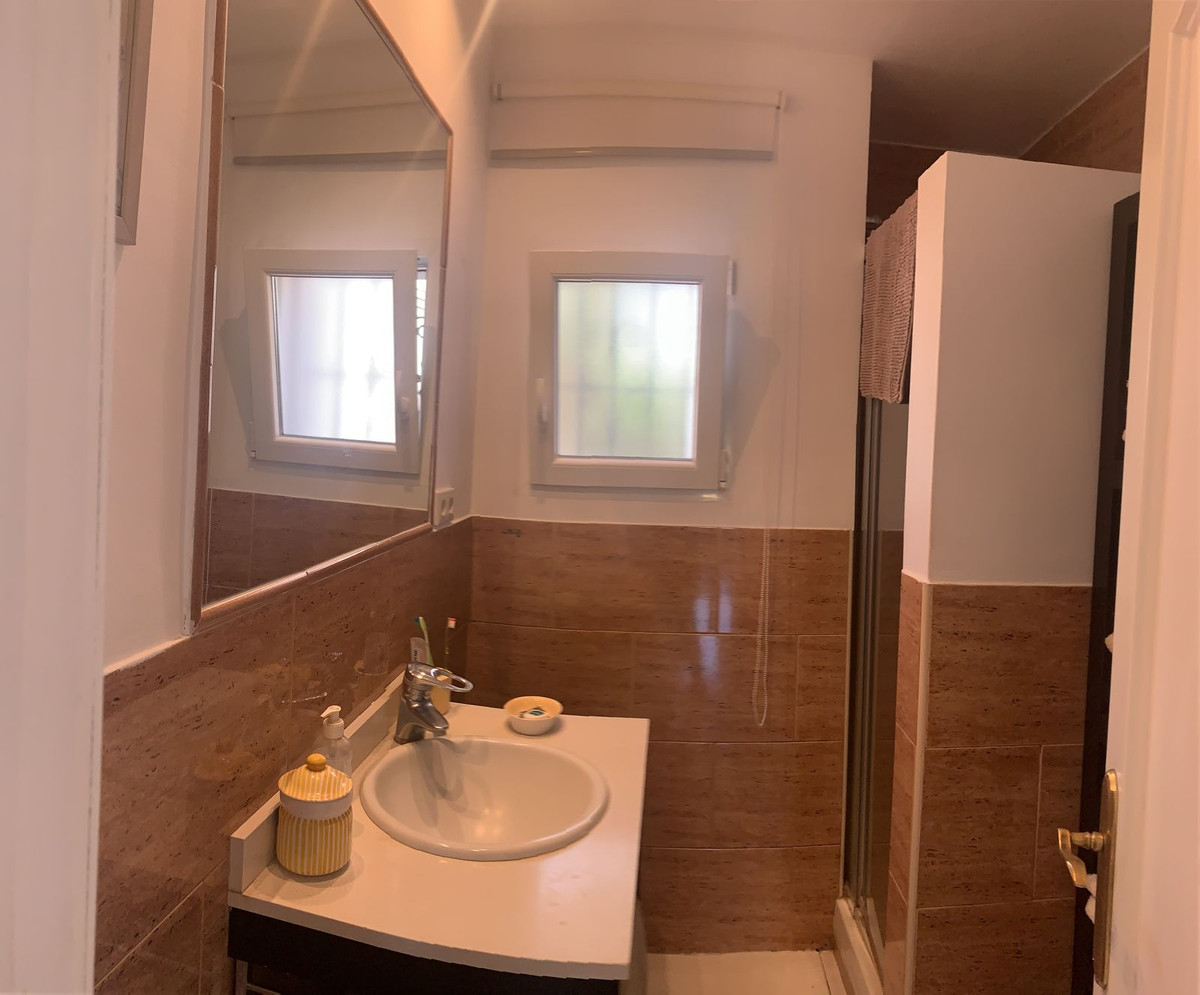 Se vende Villa - Chalet de 5 dormitorios en Costa Del Sol, Málaga, España