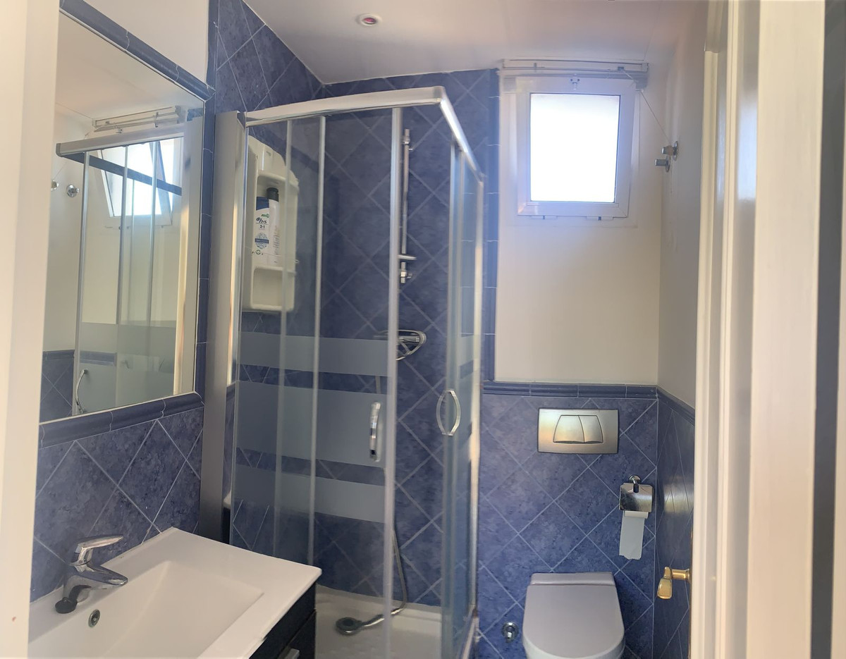 Se vende Villa - Chalet de 5 dormitorios en Costa Del Sol, Málaga, España