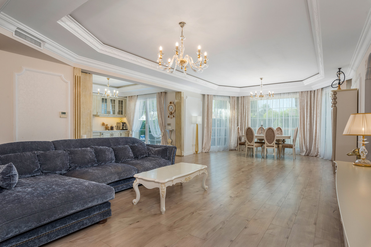 5 Bed Townhouse for sale in Dona Pepa Costa Blanca, Alicante, Spain