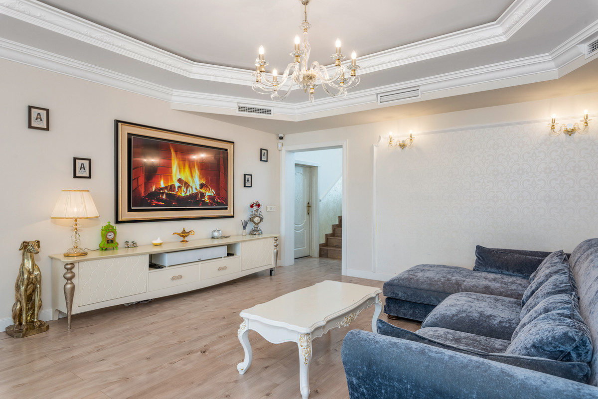 5 Bed Townhouse for sale in Dona Pepa Costa Blanca, Alicante, Spain