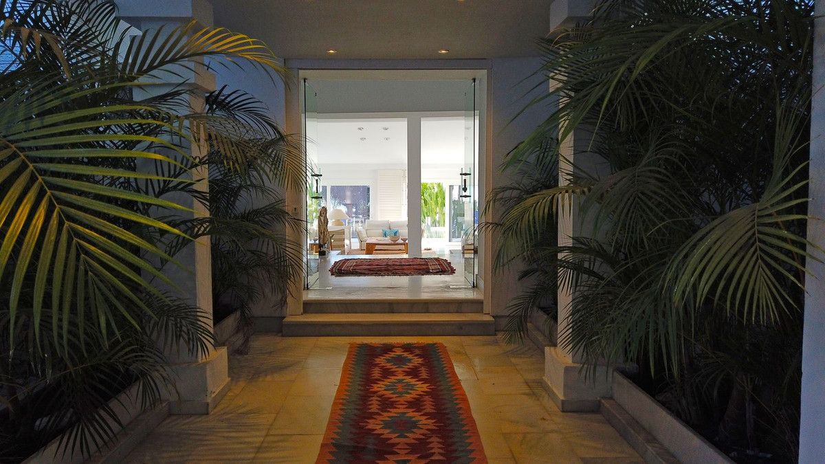 7 Bed Townhouse for sale in Hacienda Las Chapas Costa Del Sol, Málaga, Spain