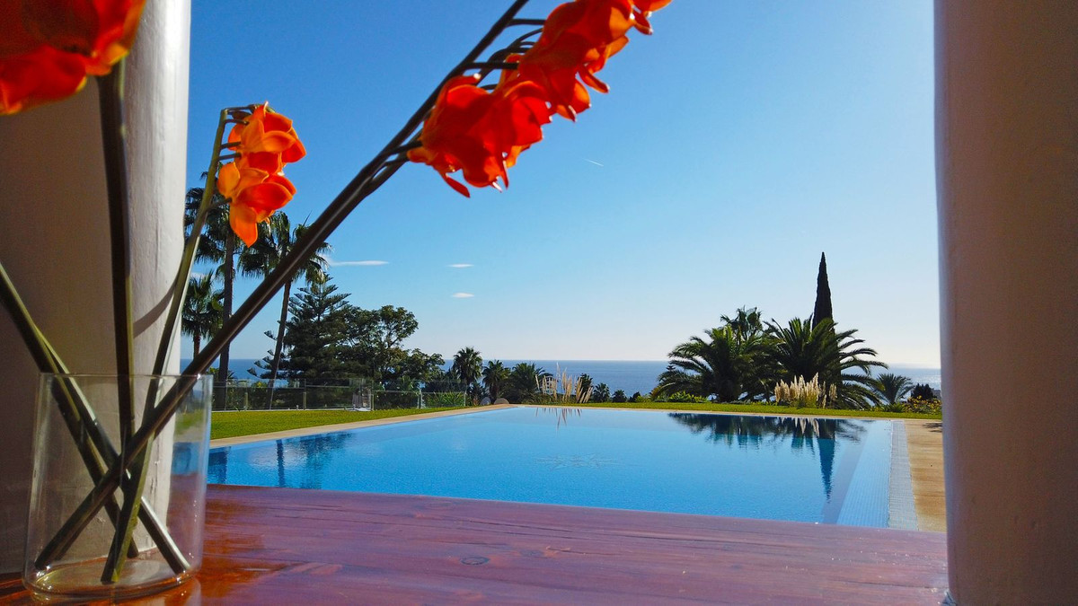 7 Bed Townhouse for sale in Hacienda Las Chapas Costa Del Sol, Málaga, Spain