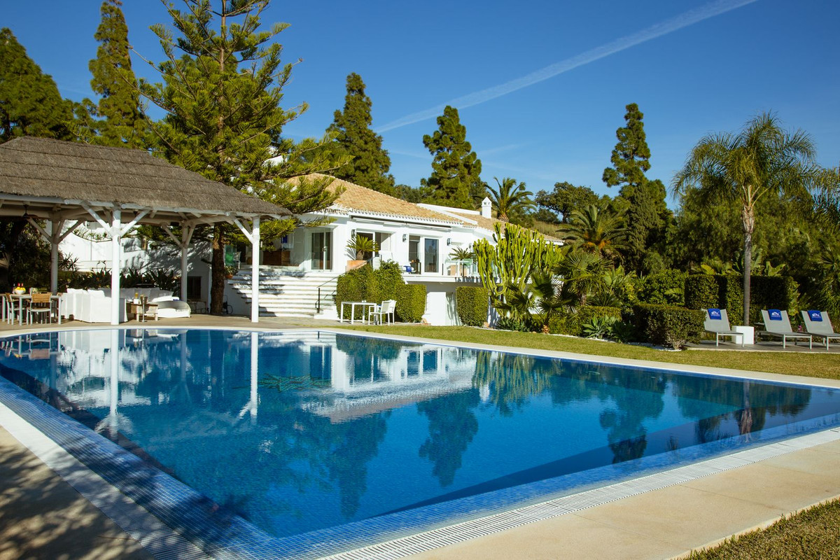 7 Bed Townhouse for sale in Hacienda Las Chapas Costa Del Sol, Málaga, Spain