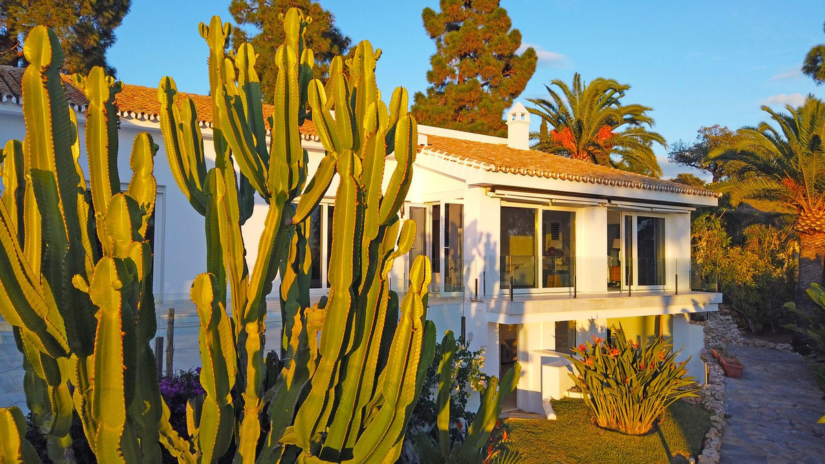 7 Bed Townhouse for sale in Hacienda Las Chapas Costa Del Sol, Málaga, Spain