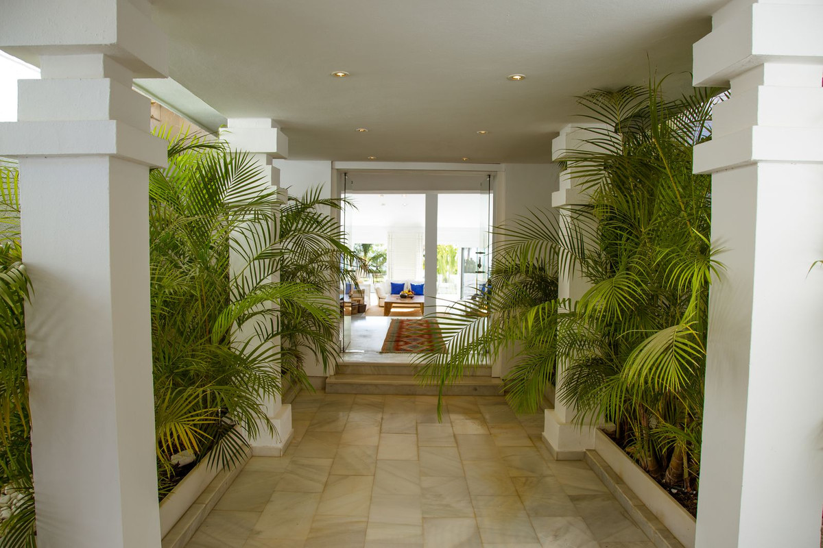 7 Bed Townhouse for sale in Hacienda Las Chapas Costa Del Sol, Málaga, Spain