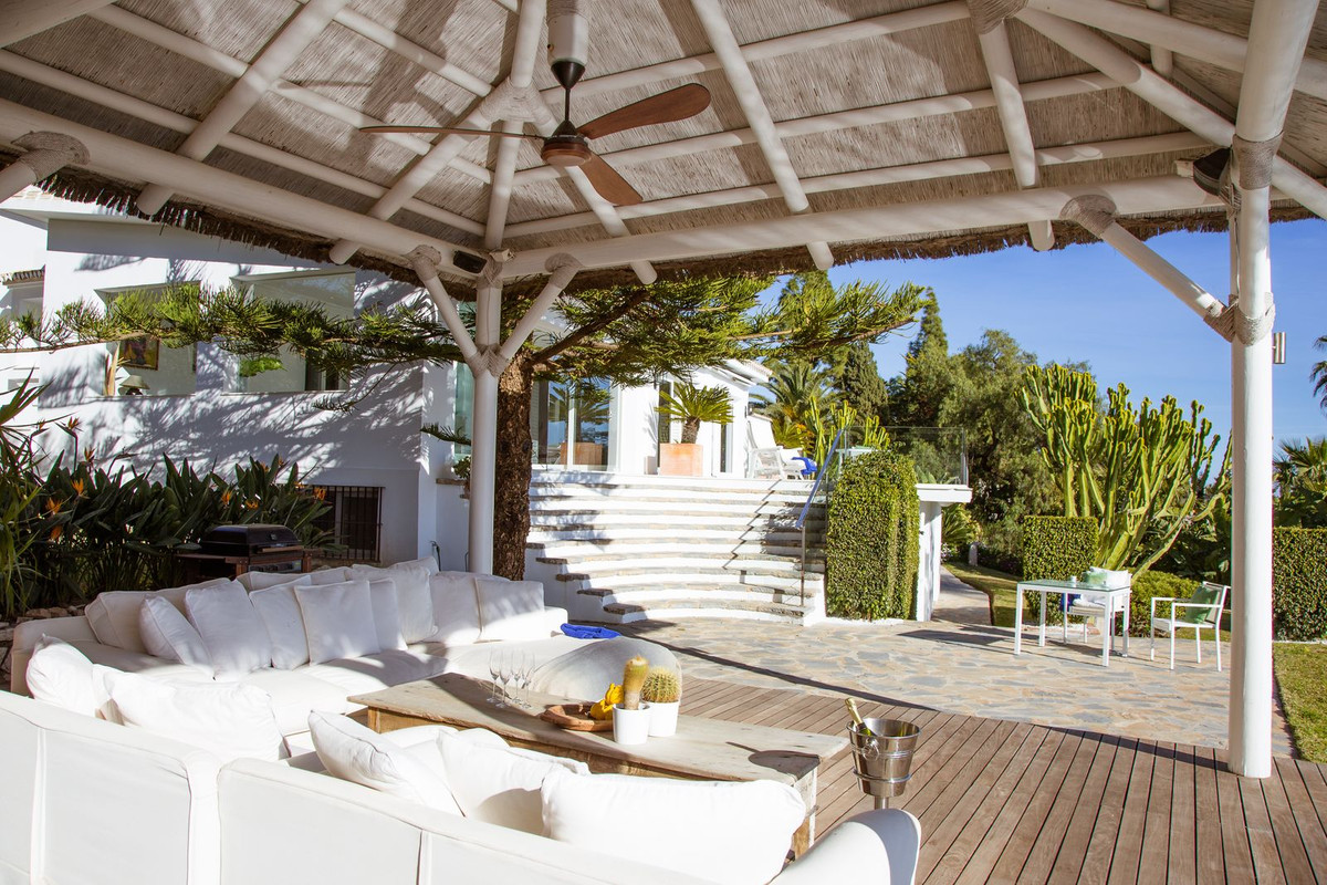 7 Bed Townhouse for sale in Hacienda Las Chapas Costa Del Sol, Málaga, Spain