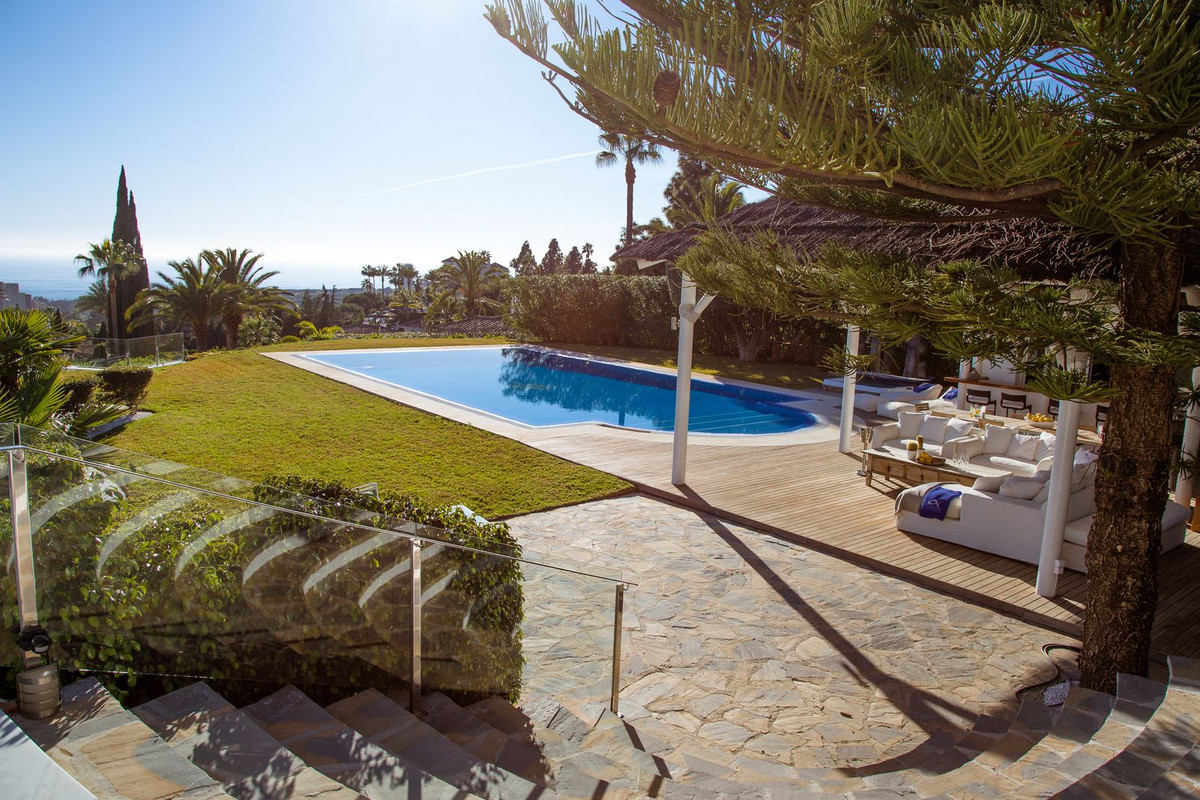 7 Bed Townhouse for sale in Hacienda Las Chapas Costa Del Sol, Málaga, Spain