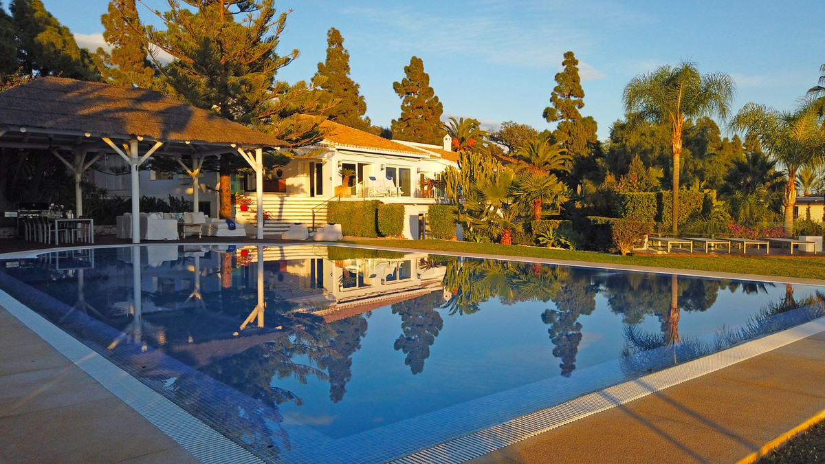 7 Bed Townhouse for sale in Hacienda Las Chapas Costa Del Sol, Málaga, Spain