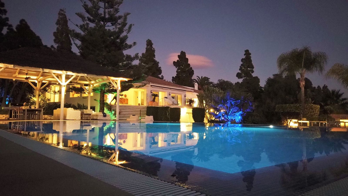 7 Bed Townhouse for sale in Hacienda Las Chapas Costa Del Sol, Málaga, Spain