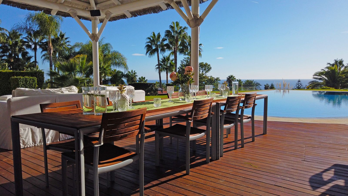 7 Bed Townhouse for sale in Hacienda Las Chapas Costa Del Sol, Málaga, Spain